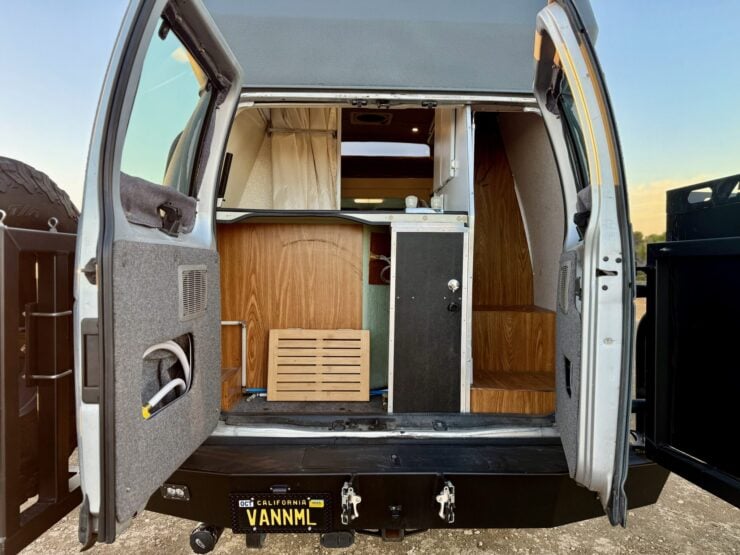 Ford E-350 Airstream B-190 Camper 4×4 8