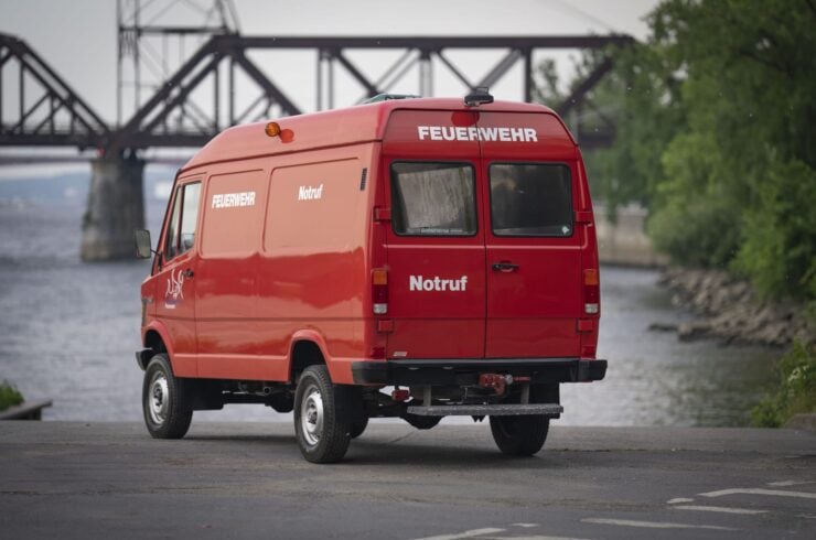 Mercedes-Benz TN 4×4 Van 2