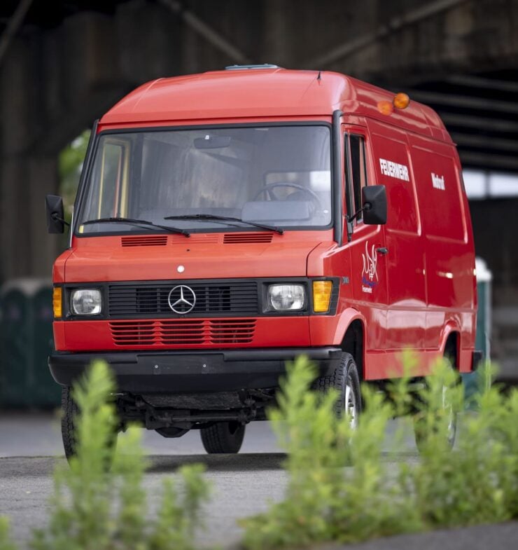 Mercedes-Benz TN 4×4 Van 3