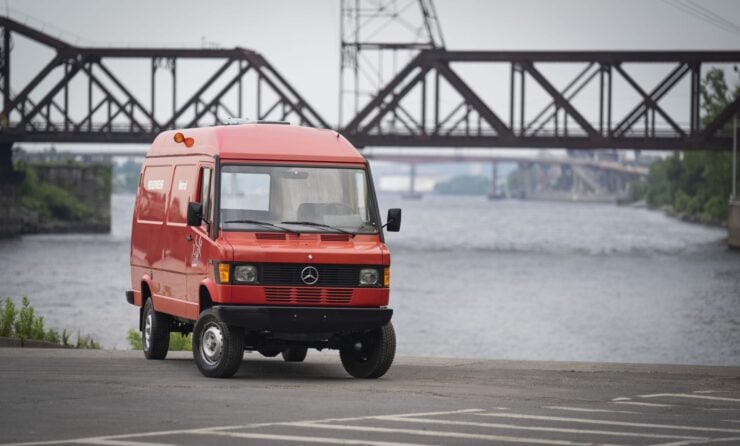 Mercedes-Benz TN 4×4 Van 6