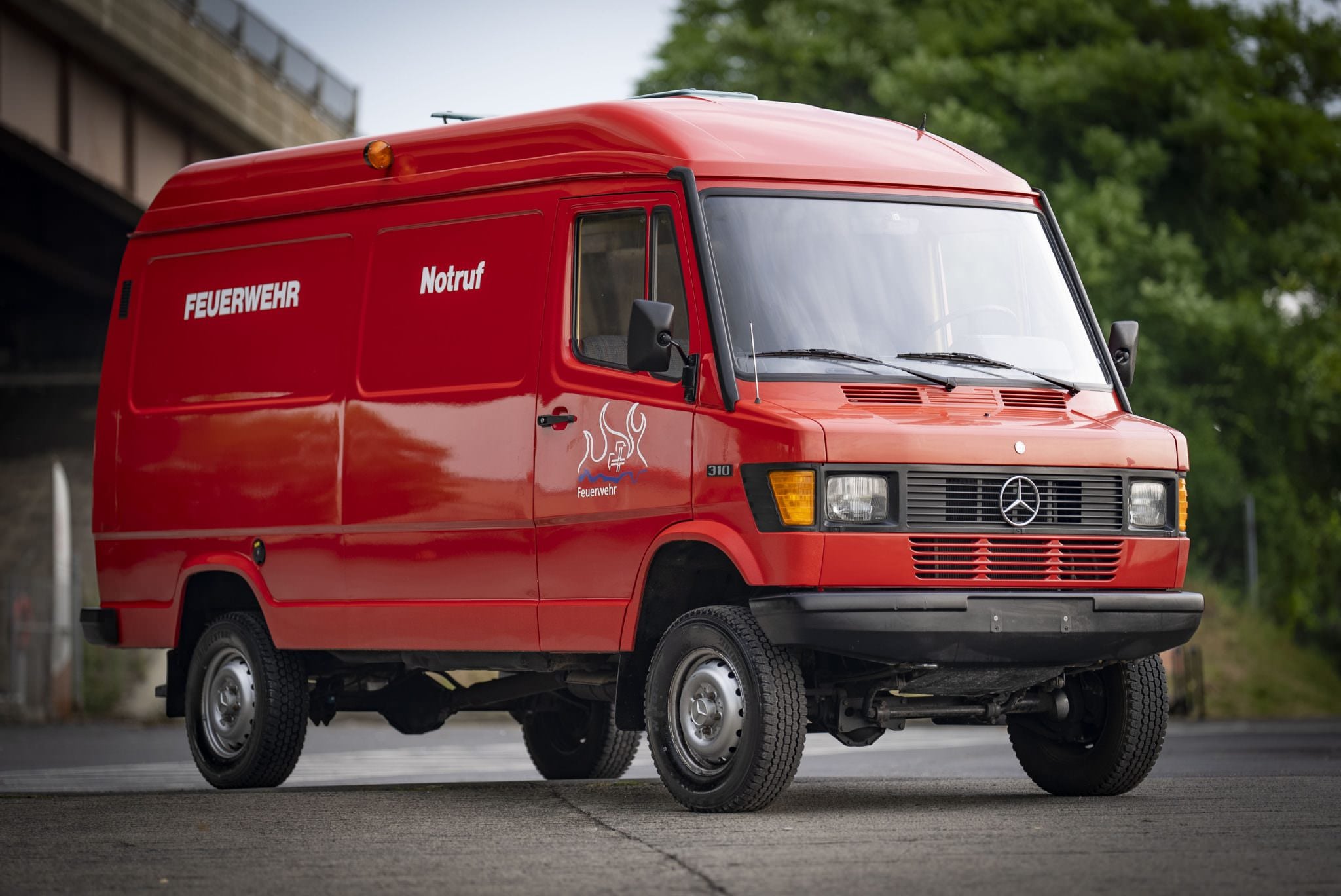 日*4様 【即日発送】TeamTransport Mercedes-Benz 4 A G Wagon-Based Van – The Rare Mercedes-Benz 310 TN 4×4