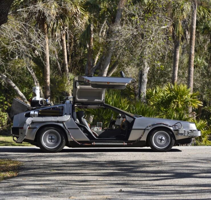 DeLorean DMC-12 Time Machine Back to the Future 13