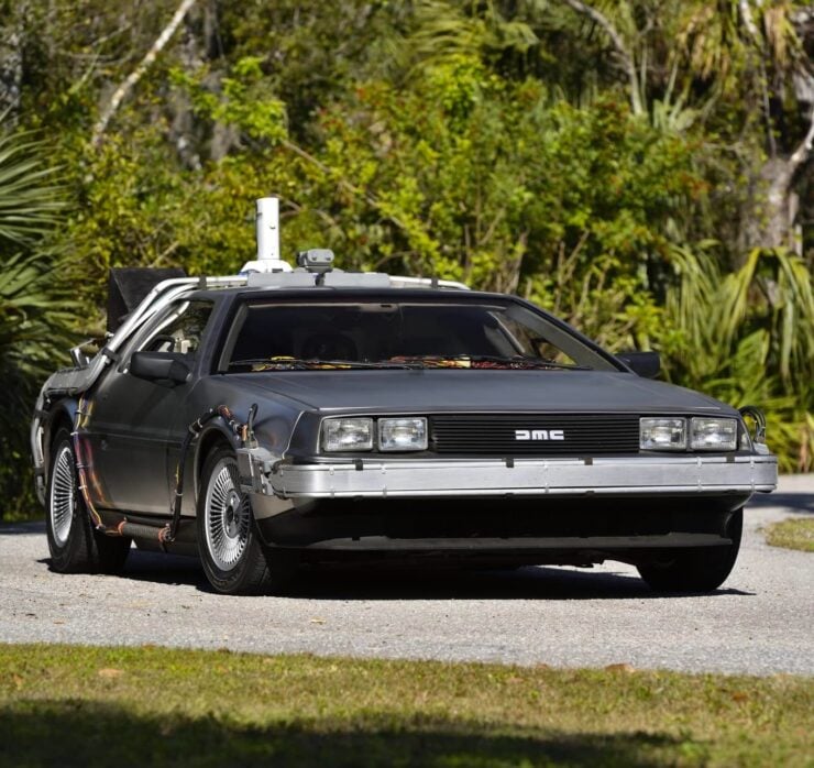 DeLorean DMC-12 Time Machine Back to the Future 24