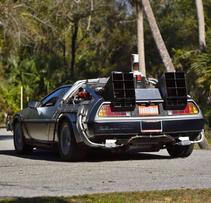 DeLorean DMC-12 Time Machine Back to the Future 8