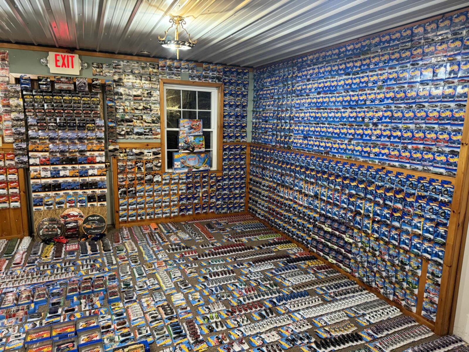 For Sale: A Huge 4,500 Piece Hot Wheels Car Collection