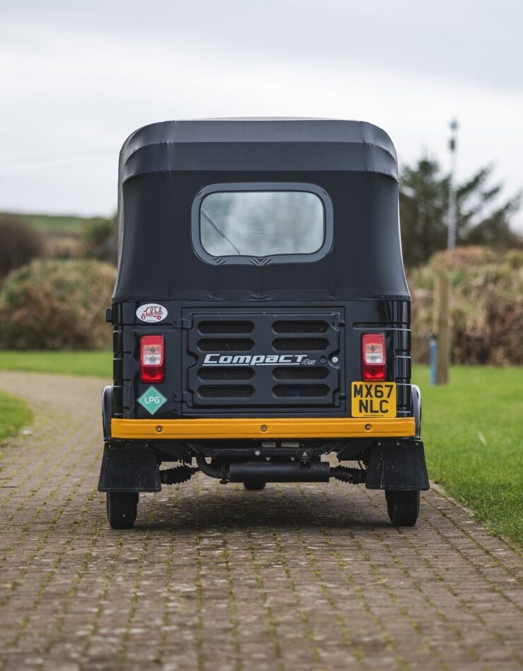 Bajaj Tuk Tuk 4