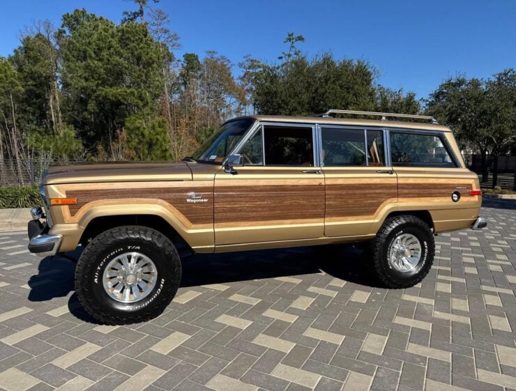 Jeep Grand Wagoneer 5