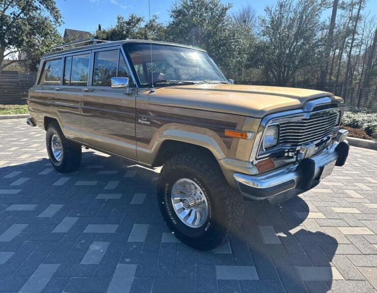 Jeep Grand Wagoneer 6