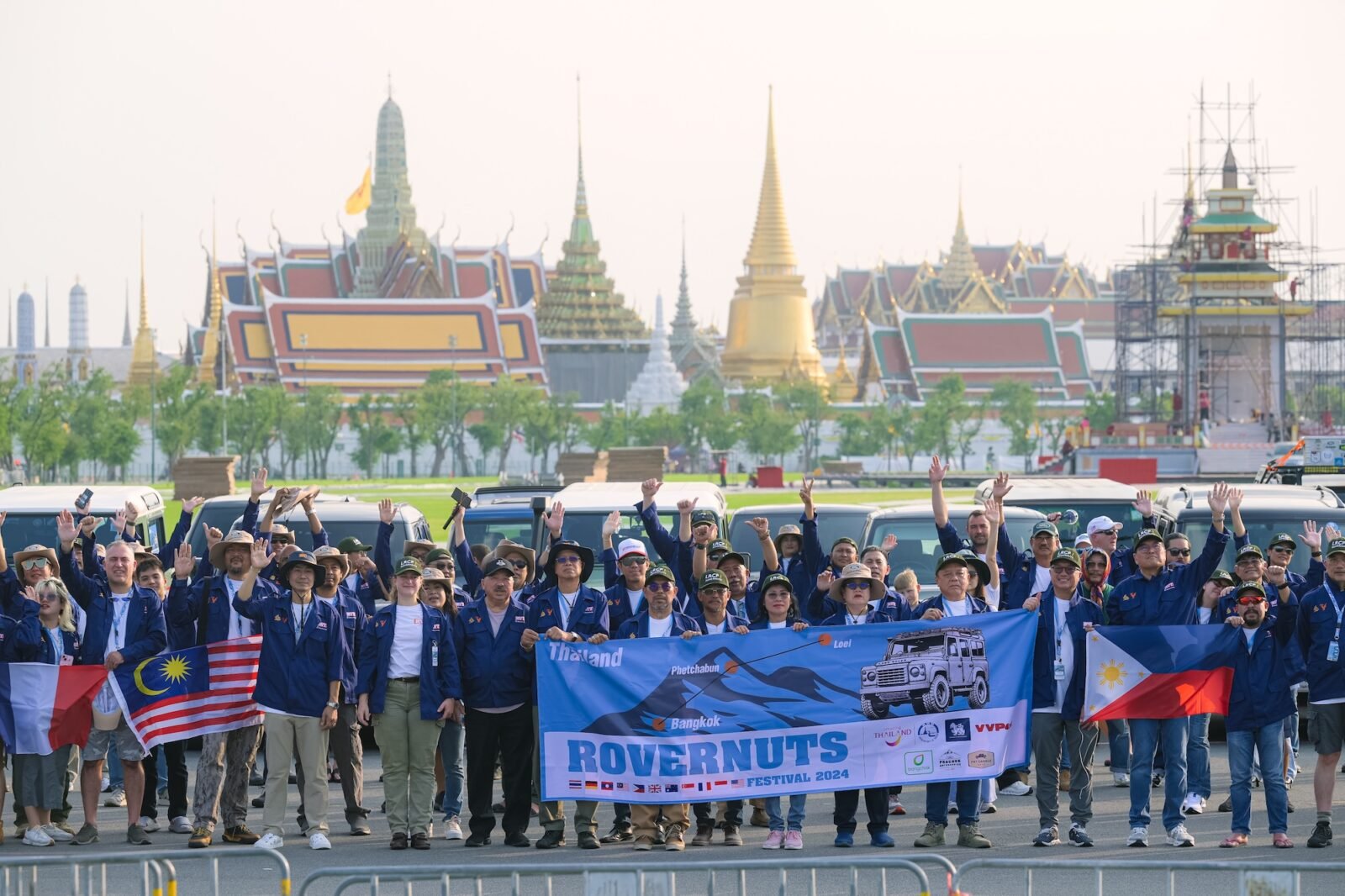 Sanam Luang, Bangkok – Rovernuts 2024. The iconic Land Rover convoy in front of one of Thailand’s most breathtaking landmarks - the Grand Palace