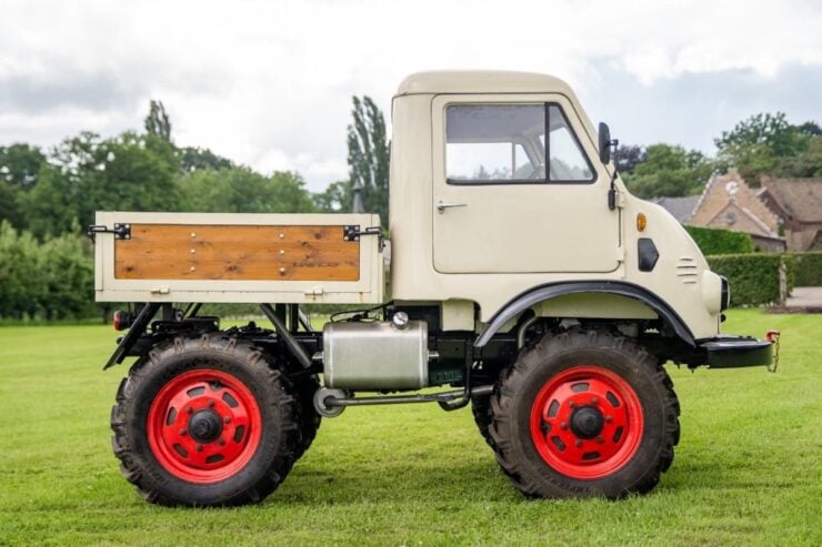 Unimog 401 Westfalia Frog-Eye 4