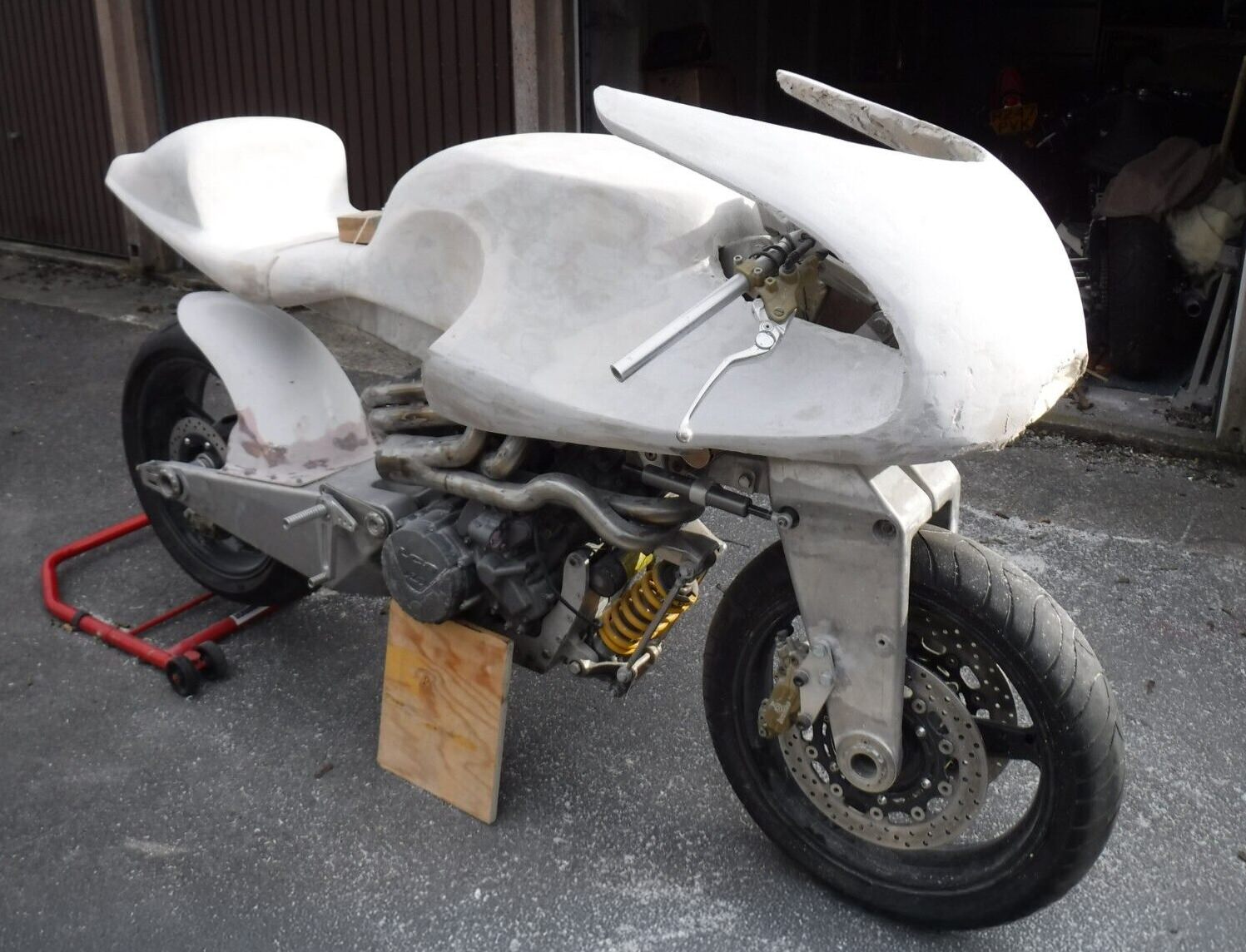 Britten V1000 Replica Motorcycle