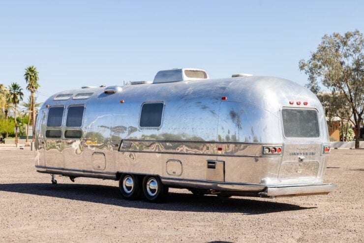 Airstream International Land Yacht Sovereign 12