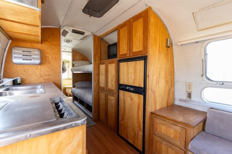Airstream International Land Yacht Sovereign 14