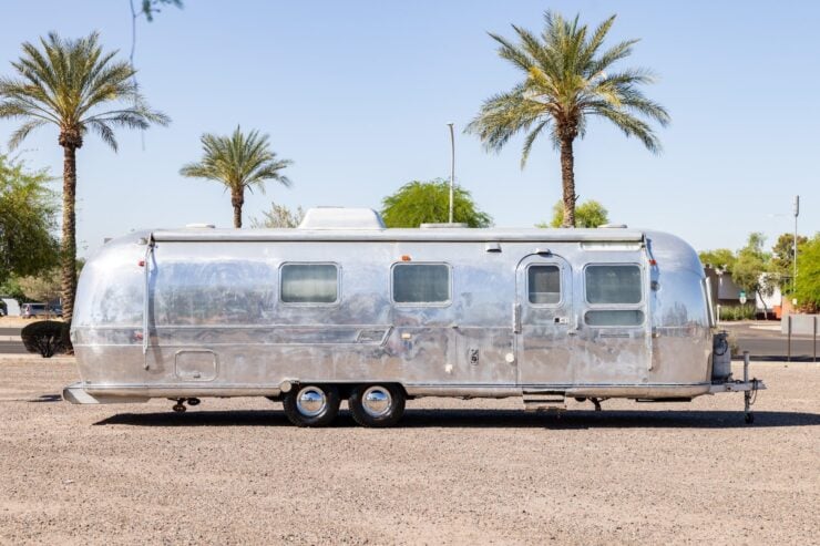 Airstream International Land Yacht Sovereign 2