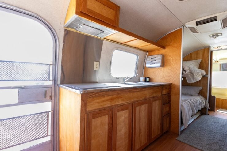 Airstream International Land Yacht Sovereign 3