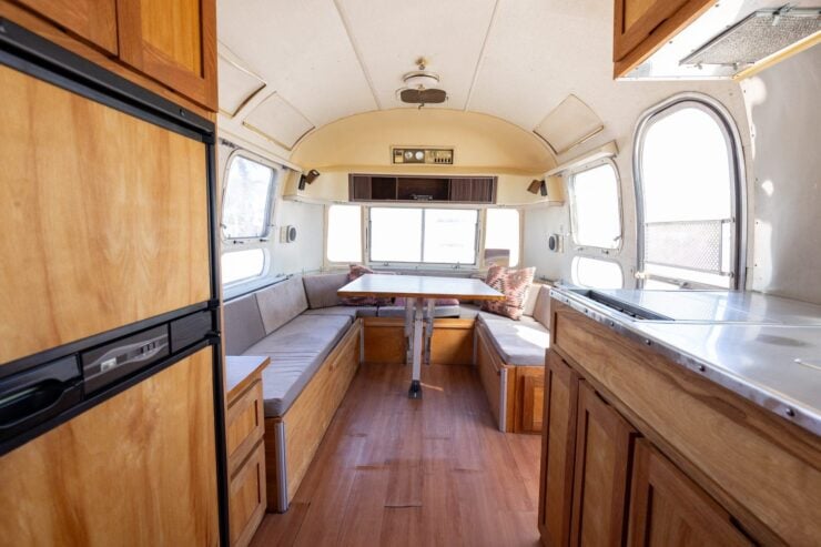 Airstream International Land Yacht Sovereign 4