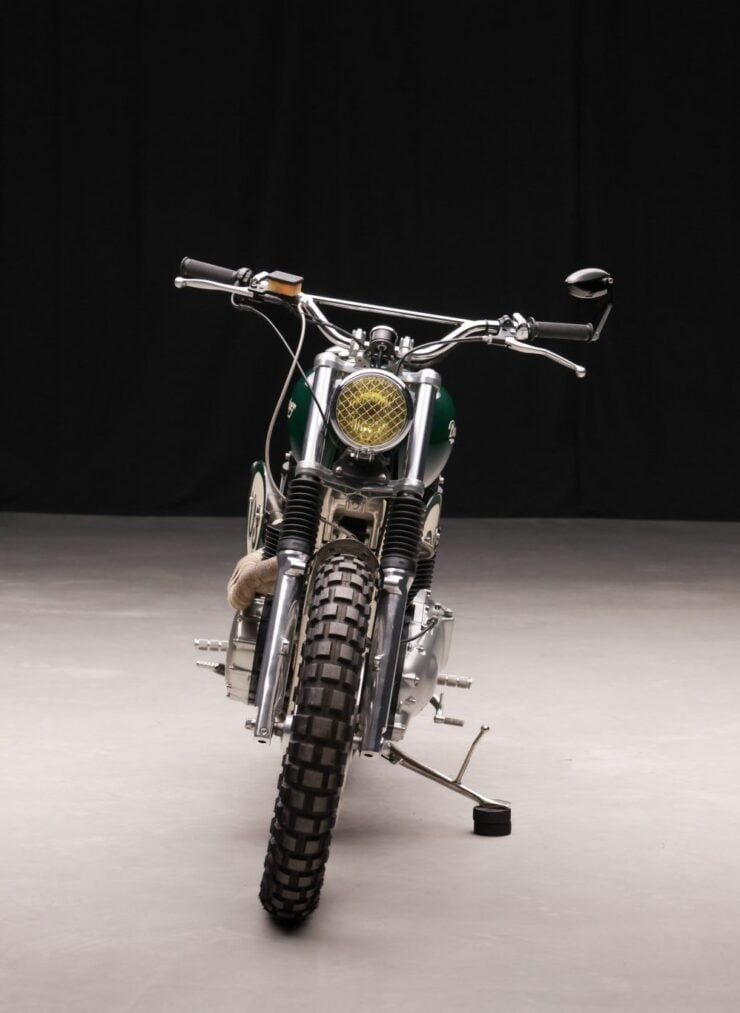 Triumph Bonneville T100 Scrambler 2