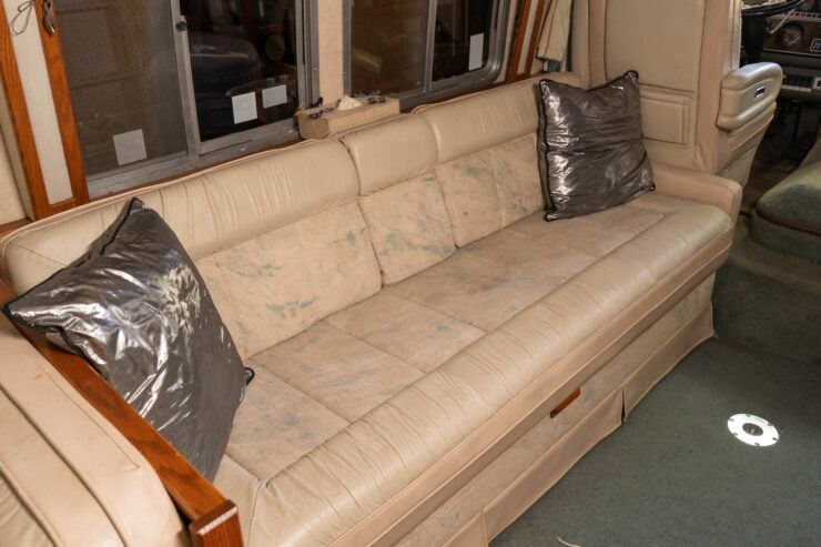 Airstream 350 LE Motorhome 11