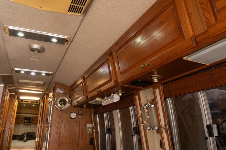 Airstream 350 LE Motorhome 28