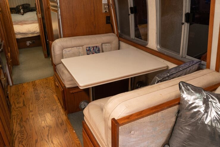 Airstream 350 LE Motorhome 4