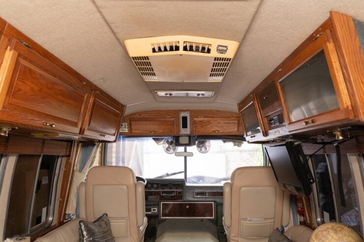 Airstream 350 LE Motorhome 8