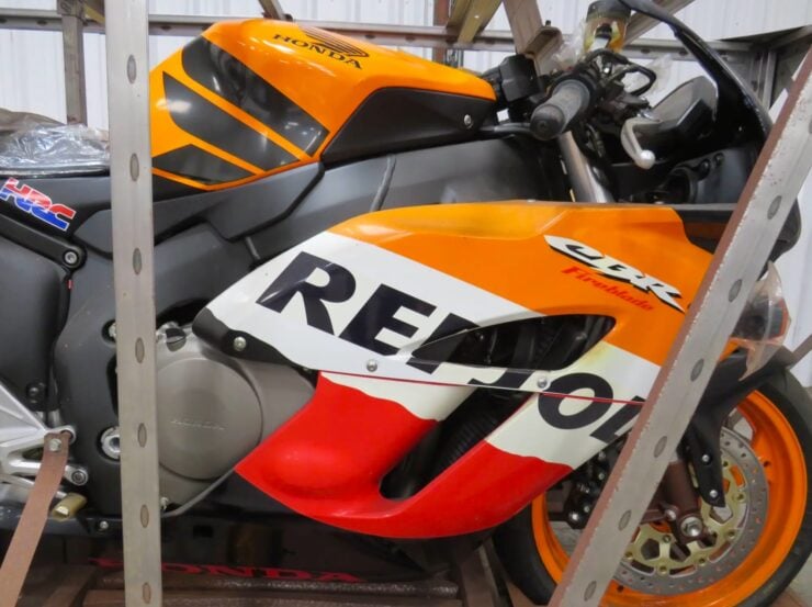 Honda CBR1000RR Fireblade 11