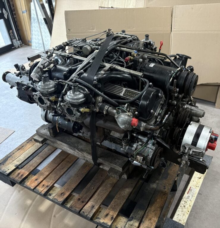 Jaguar V12 engine 4
