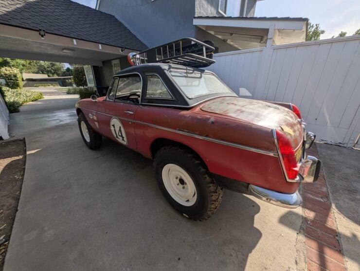 Safari-Style MGB Roadster V8 11