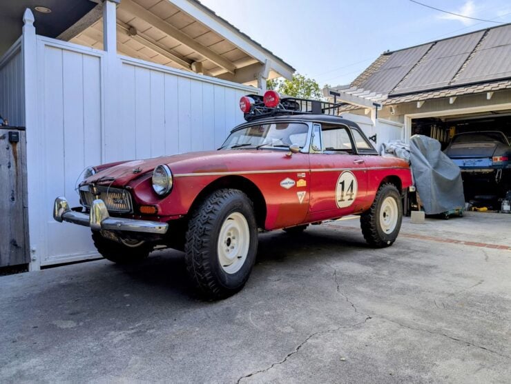Safari-Style MGB Roadster V8 13