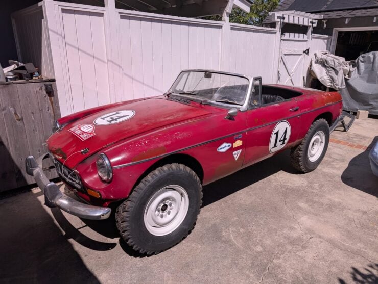 Safari-Style MGB Roadster V8 7