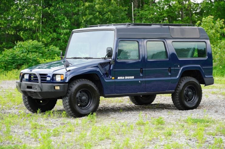 Toyota Mega Cruiser High Roof 2