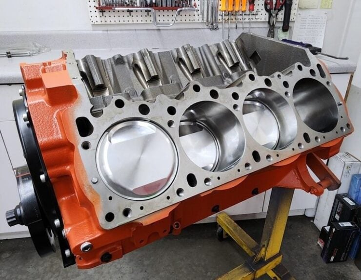 700 BHP 572 Cubic Inch Gen II Hemi Crate Engine 5