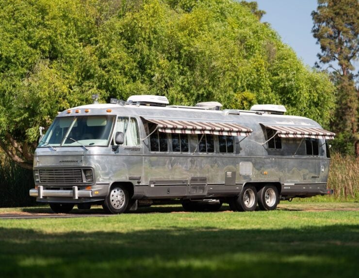 Airstream 350 LE Motorhome 1
