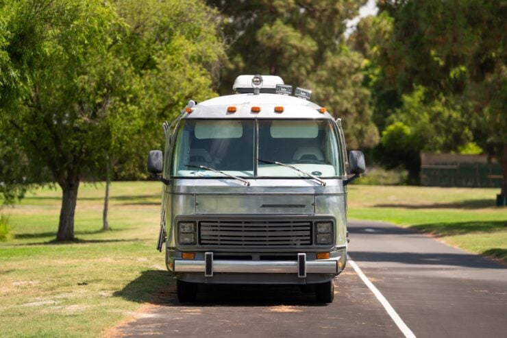 Airstream 350 LE Motorhome 11