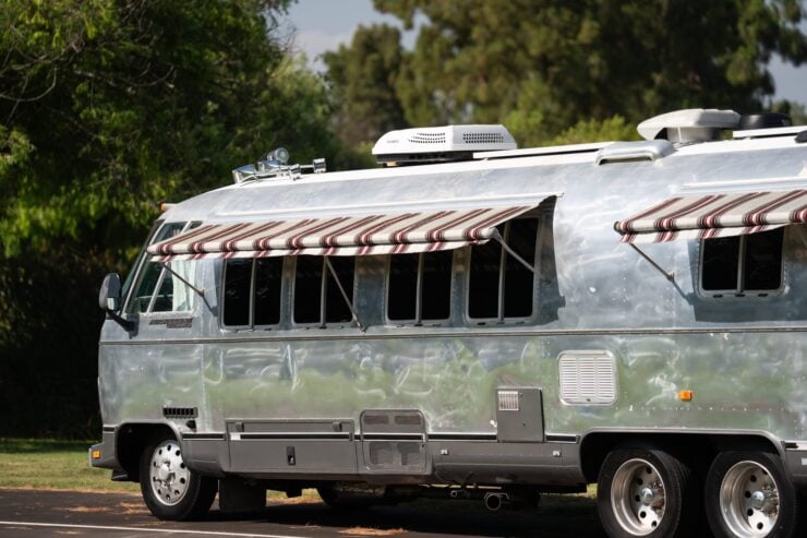 Airstream 350 LE Motorhome 13