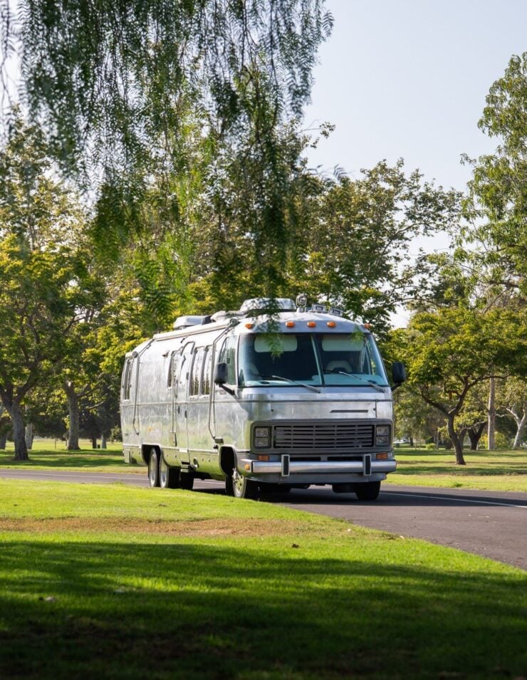 Airstream 350 LE Motorhome 3