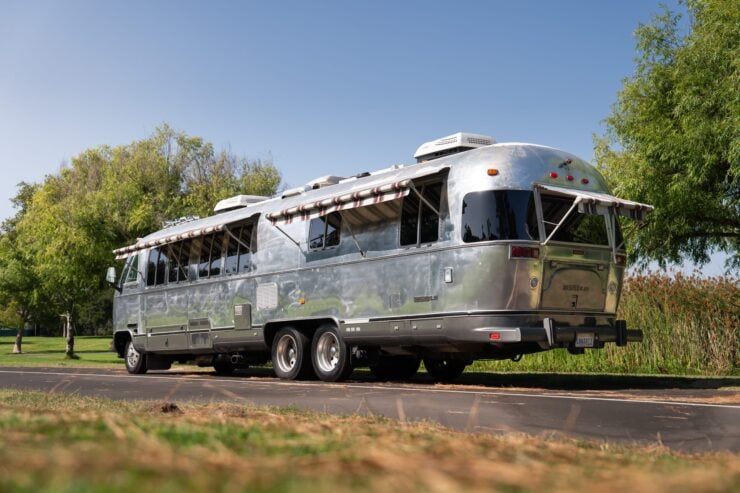 Airstream 350 LE Motorhome 6