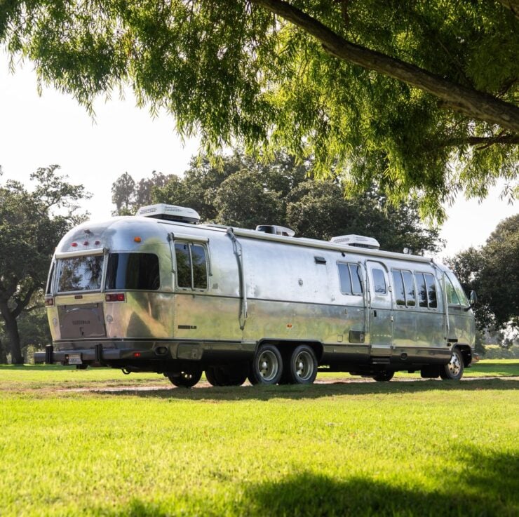 Airstream 350 LE Motorhome 8