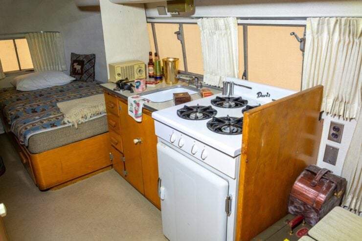 Airstream Caravanner Travel Trailer 11