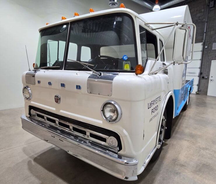 Ford C700 Race Car Hauler 3