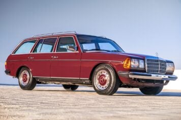 Mercedes-Benz 300TD 1
