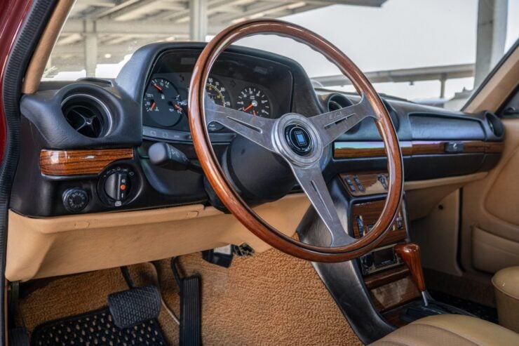 Mercedes-Benz 300TD 13
