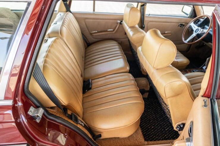 Mercedes-Benz 300TD 16