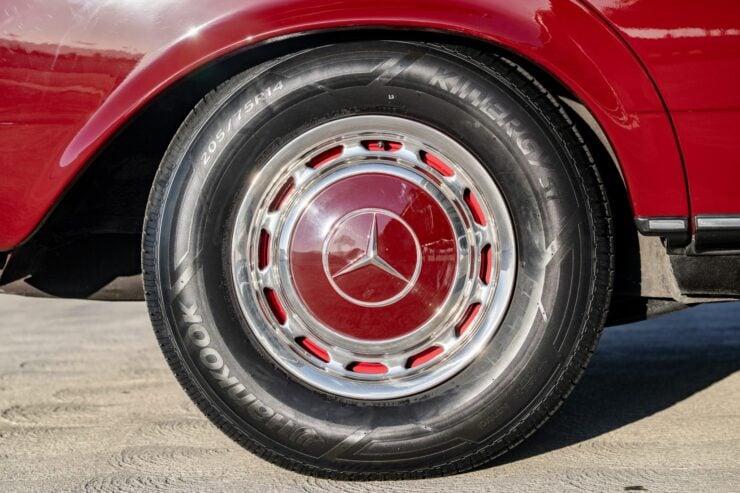 Mercedes-Benz 300TD 5