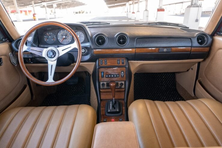 Mercedes-Benz 300TD 9