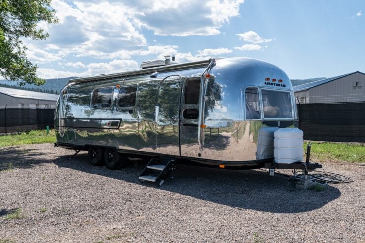Airstream Land Yacht Ambassador 1