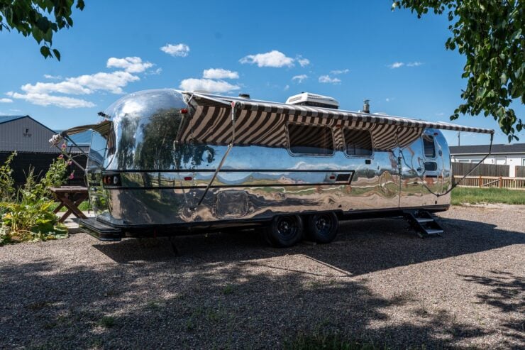 Airstream Land Yacht Ambassador 7