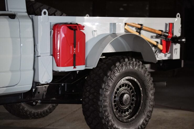 Custom Kaiser-Jeep M715 23