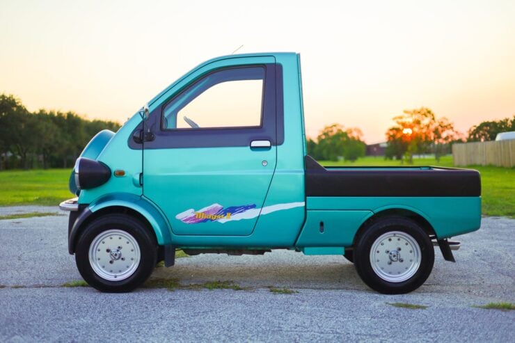 Daihatsu Midget II 13