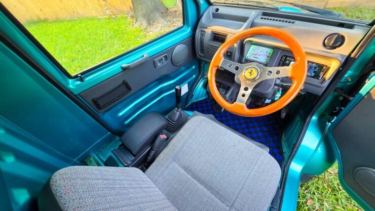 Daihatsu Midget II 8